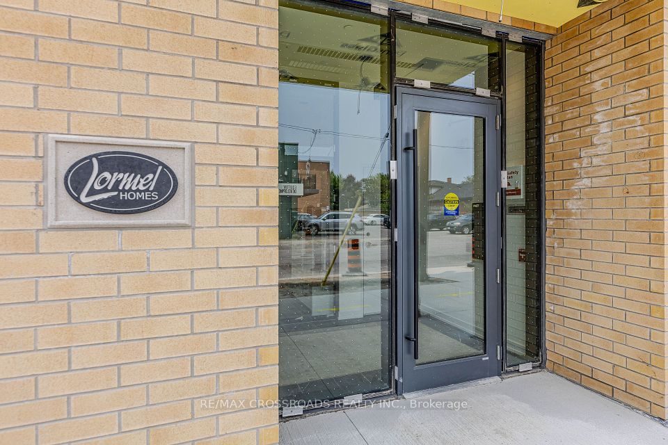 #304 - 6 Chartwell Road, Toronto, ON M8Z 4E8