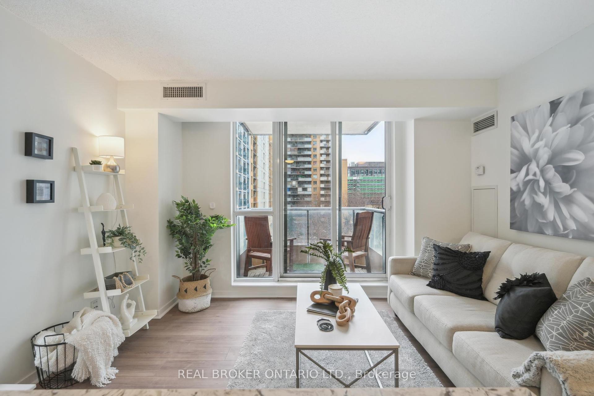 #501 – 76 Shuter Street, Toronto, ON M5B 1B4