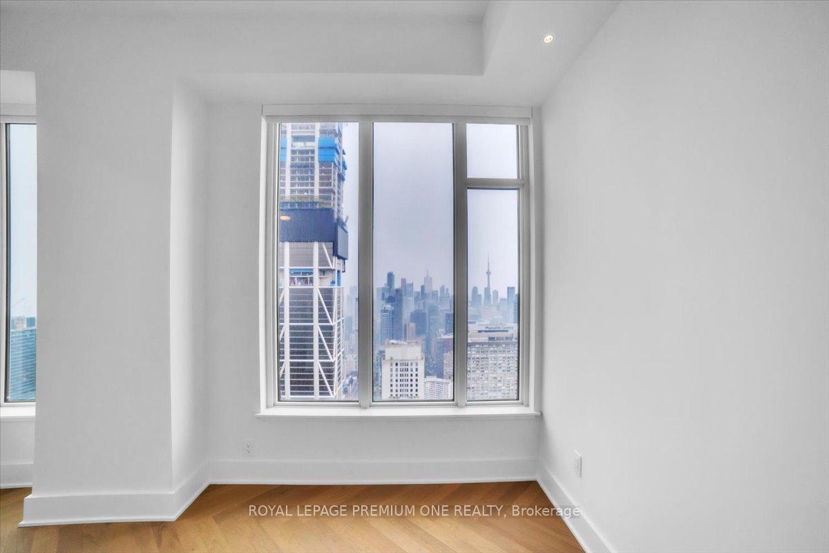 2 Bedrooms Condo at 11 Yorkville, Toronto For sale