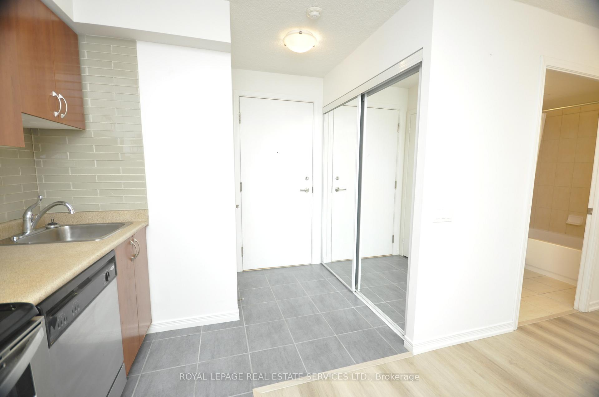 1 Bedroom Condo at 60 Heintzman,  Toronto For sale
