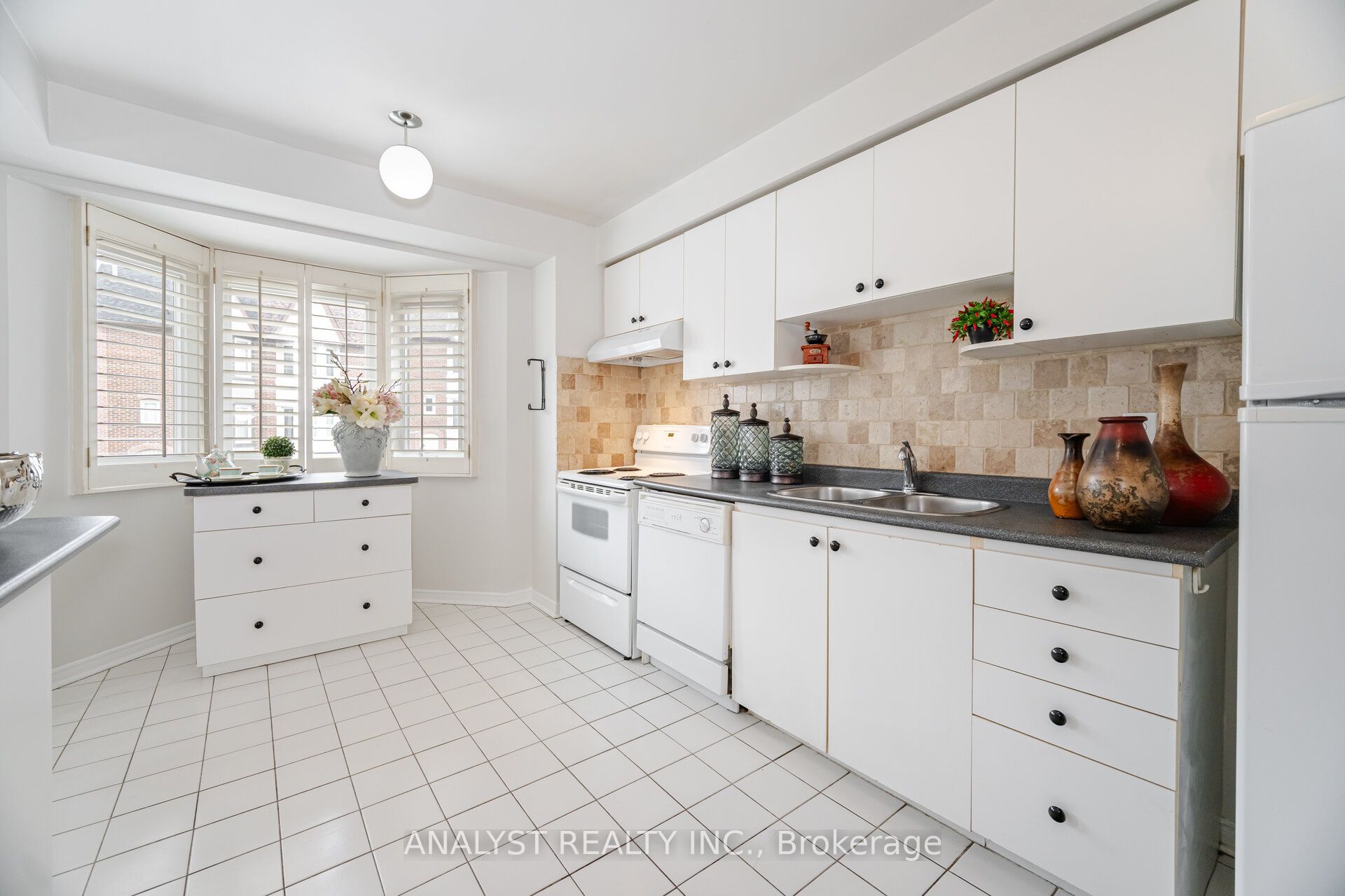 219 Woodbridge Avenue, #1