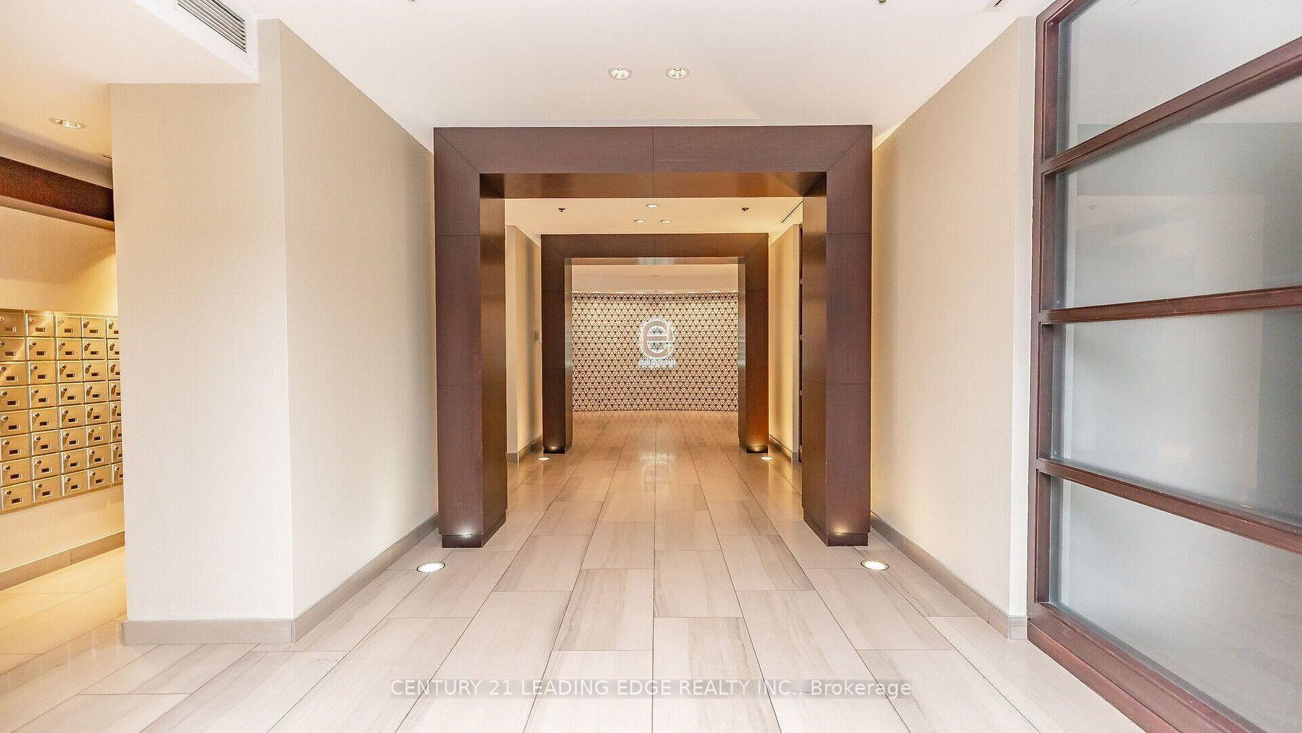 3 Bedrooms Condo at 38 Lee Centre, Toronto For sale