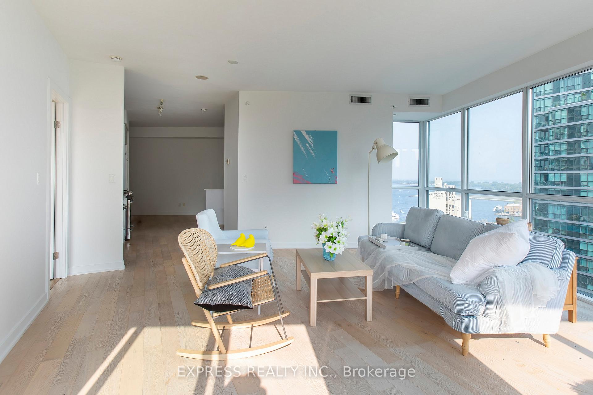 2 Bedrooms Condo at 20 Bruyeres, Toronto For sale
