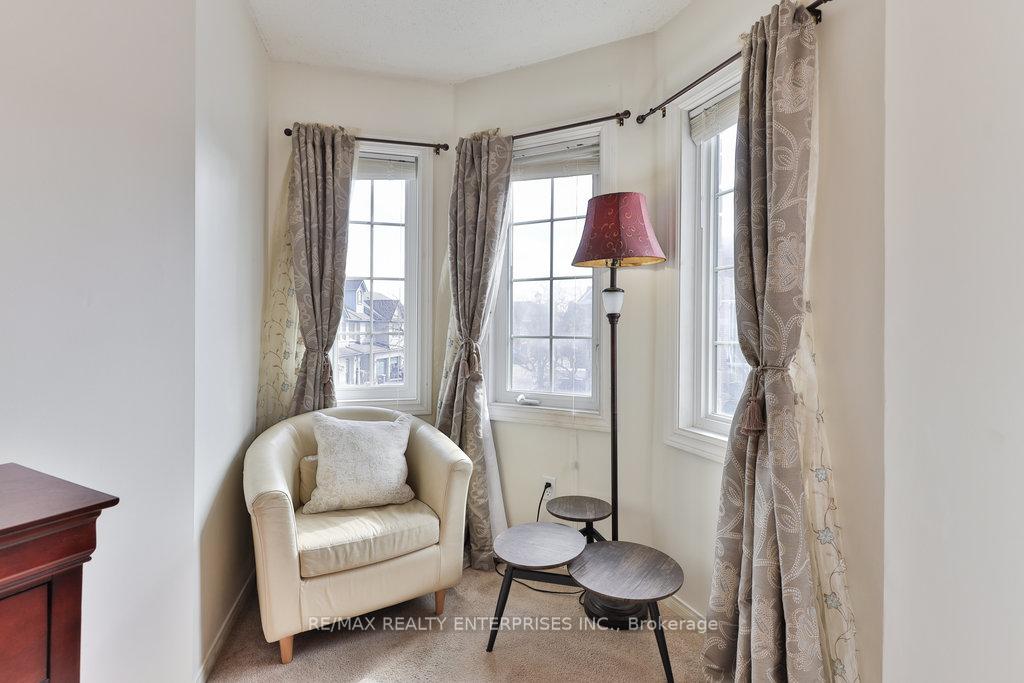 3 Bedrooms Condo at 455 Apache, Mississauga For sale