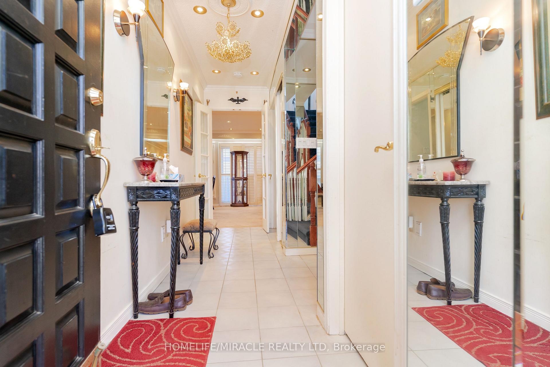4 Bedrooms Condo at 50 Blackwell, Toronto For sale