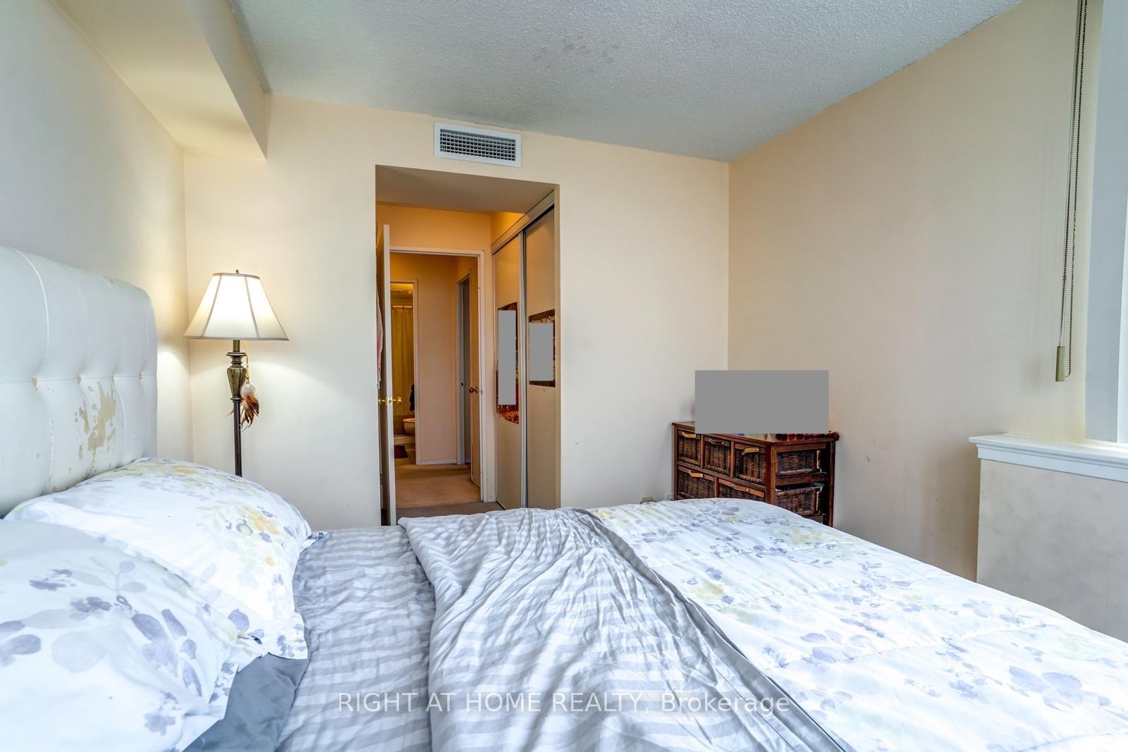 3 Bedrooms Condo at 11753 Sheppard, Toronto For sale