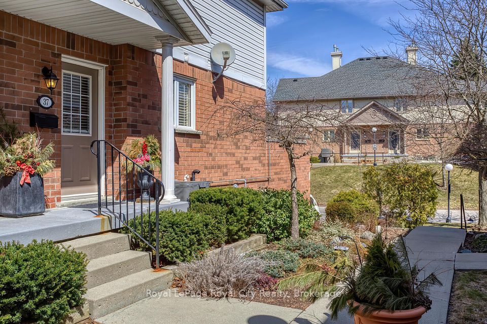 #37 - 941 Gordon Street ; MLS ID: X12070110