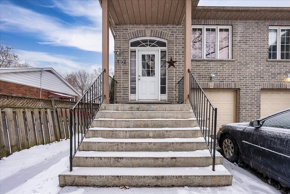 102 Henry Street, Barrie, ON L4N 1C8