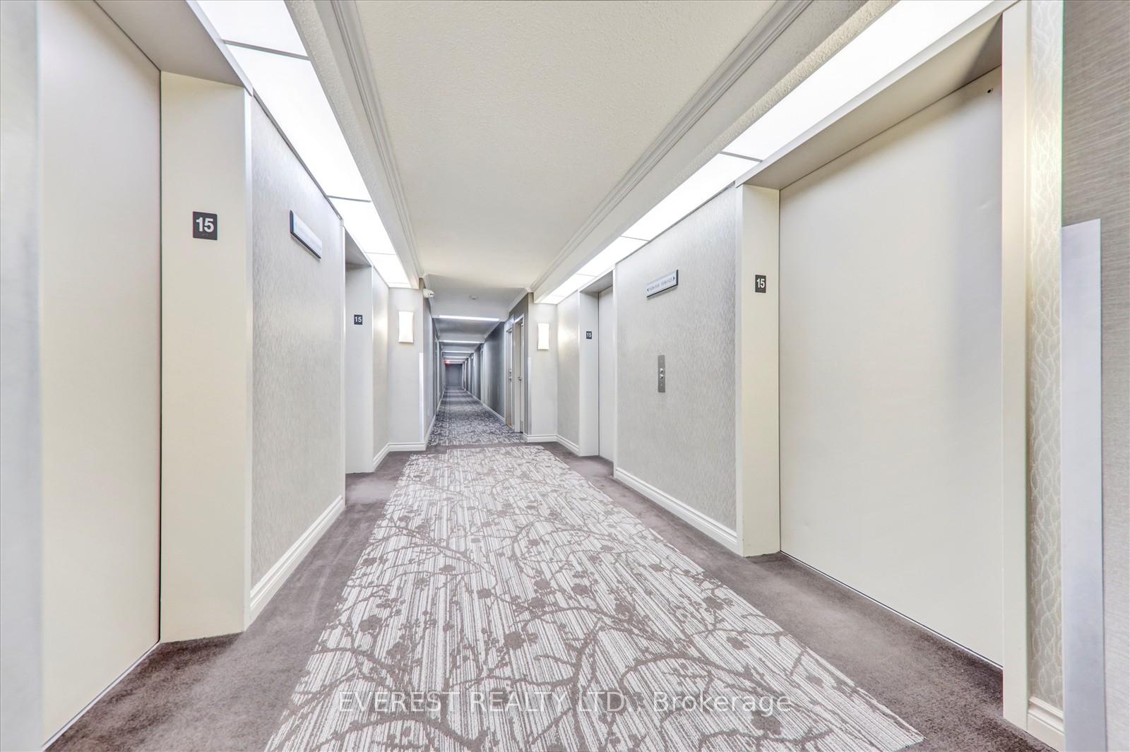 3 Bedrooms Condo at 3 Greystone Walk, Toronto For sale
