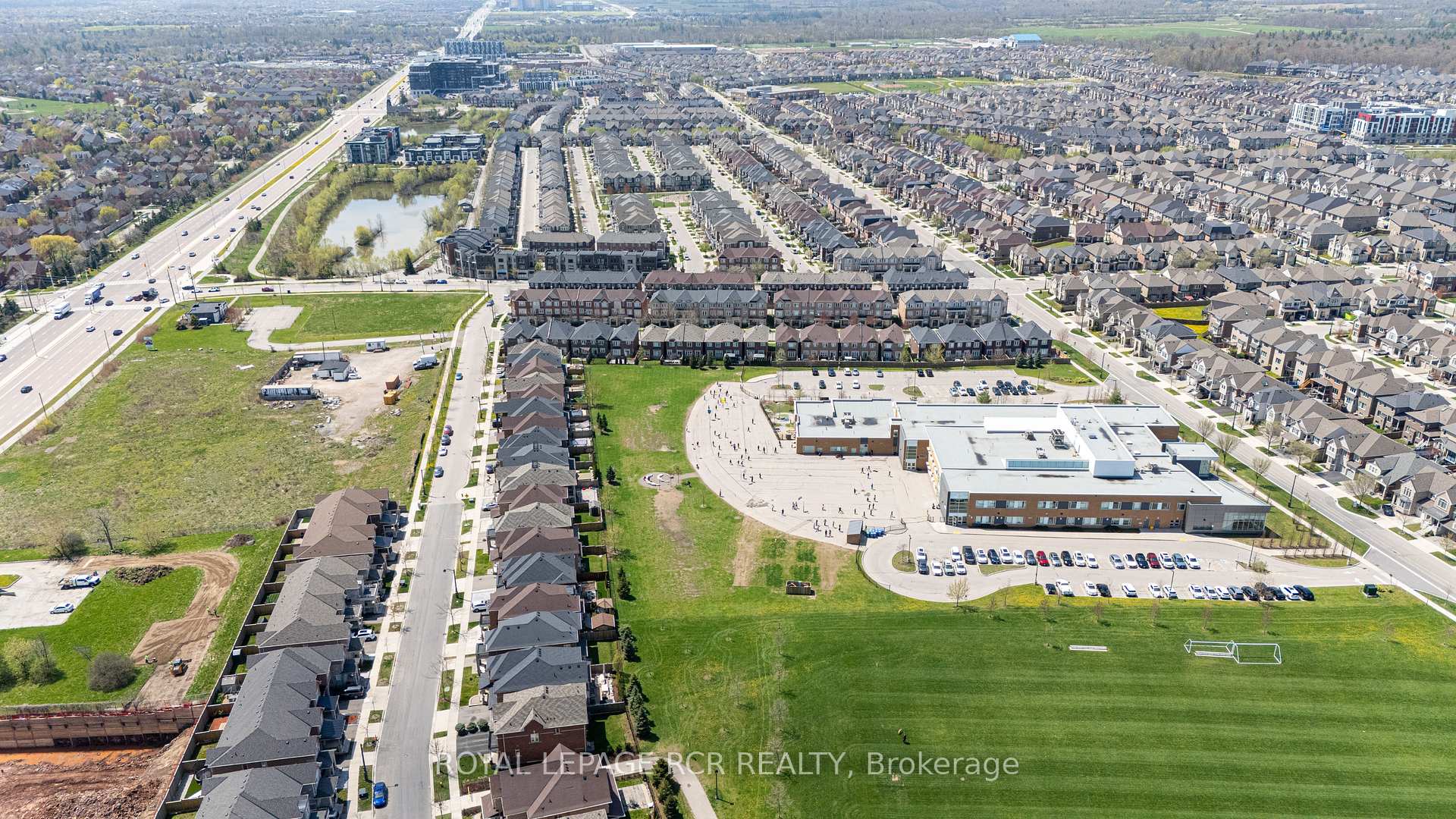 1 Bedroom Condo at 95 Dundas, Oakville For sale