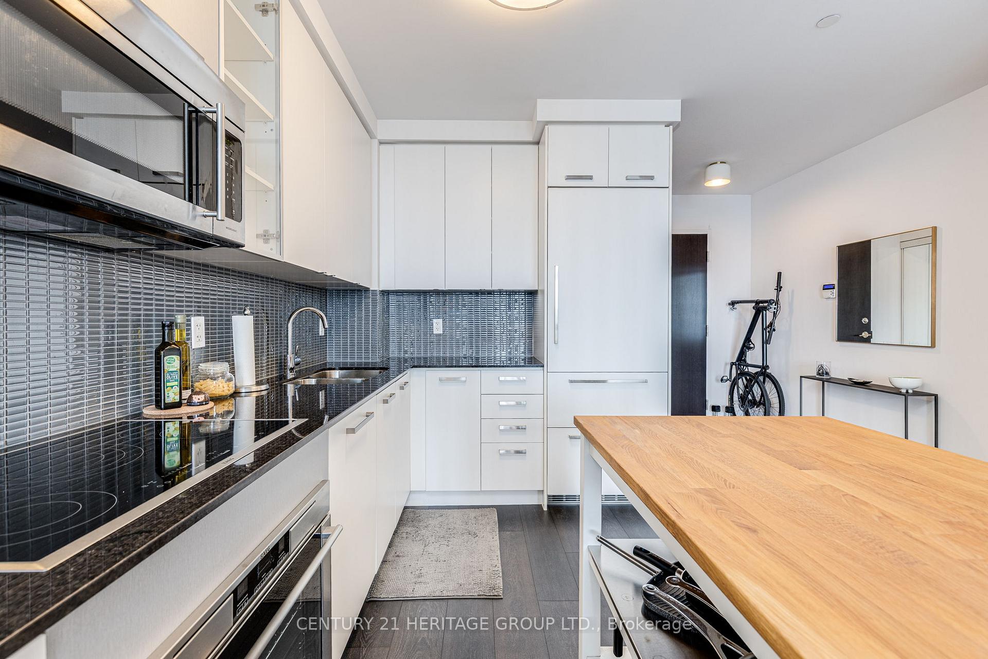 2 Bedrooms Condo at 5168 Yonge, Toronto For sale