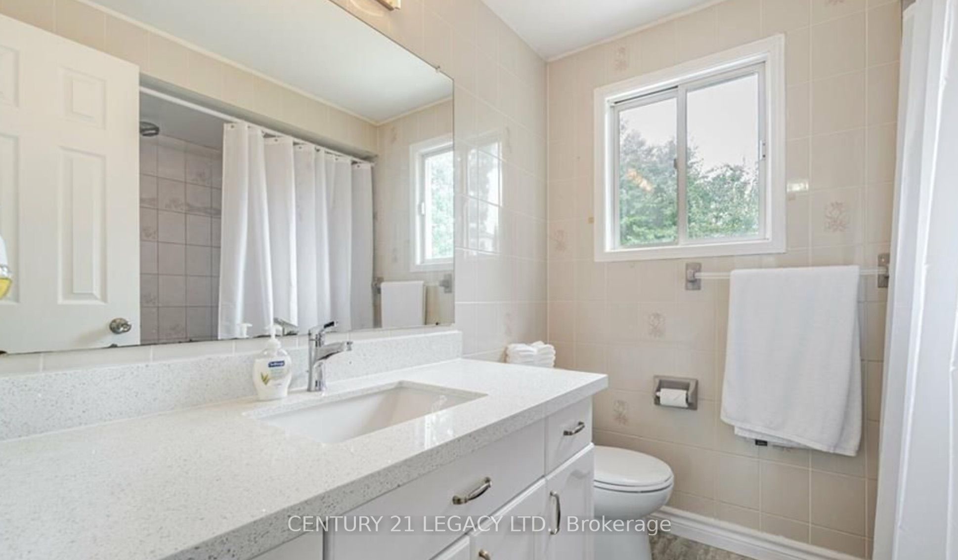 322 Benesfort Crescent