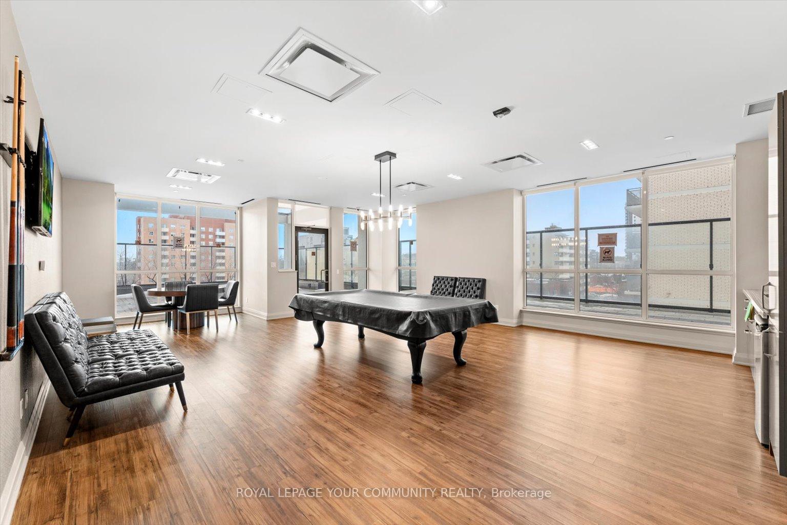 2 Bedrooms Condo at 1486 Bathurst, Toronto For sale