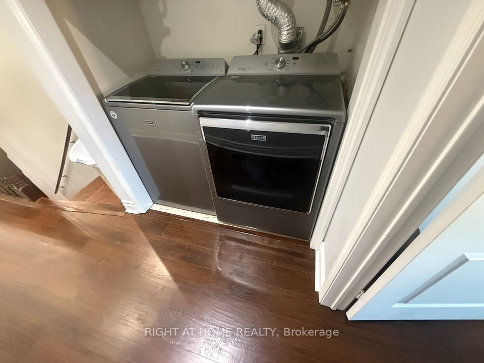 https://trreb-image.ampre.ca/toFvd7q3ef37FMvVpc1JuR-yTdOhkIvsdd1a8CGIQF4/rs:fit:960:960/wm:.5:so:0:50:.4/wmsh:10/wmt:PHNwYW4gZm9yZWdyb3VuZD0nd2hpdGUnIGZvbnQ9JzY4Jz5SSUdIVCBBVCBIT01FIFJFQUxUWSwgQnJva2VyYWdlPC9zcGFuPg/cb:20250323191555/L3RycmViL2xpc3RpbmdzLzQwLzgyLzg3LzM4L3AvNjdjNzJhYWEtMmU1ZS00YzMxLWJiOGYtZTA0NDdlOWEyYmJlLkpQRUc.jpg