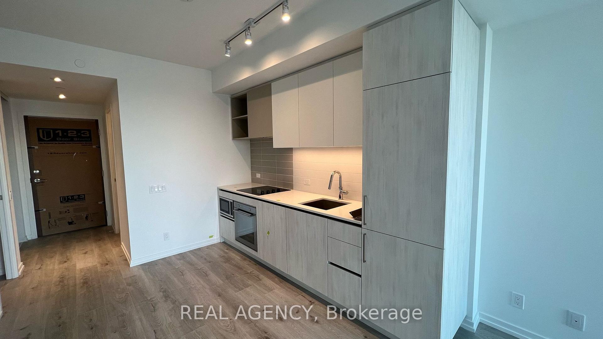 2 Bedrooms Condo at 1000 Portage,  Vaughan For sale