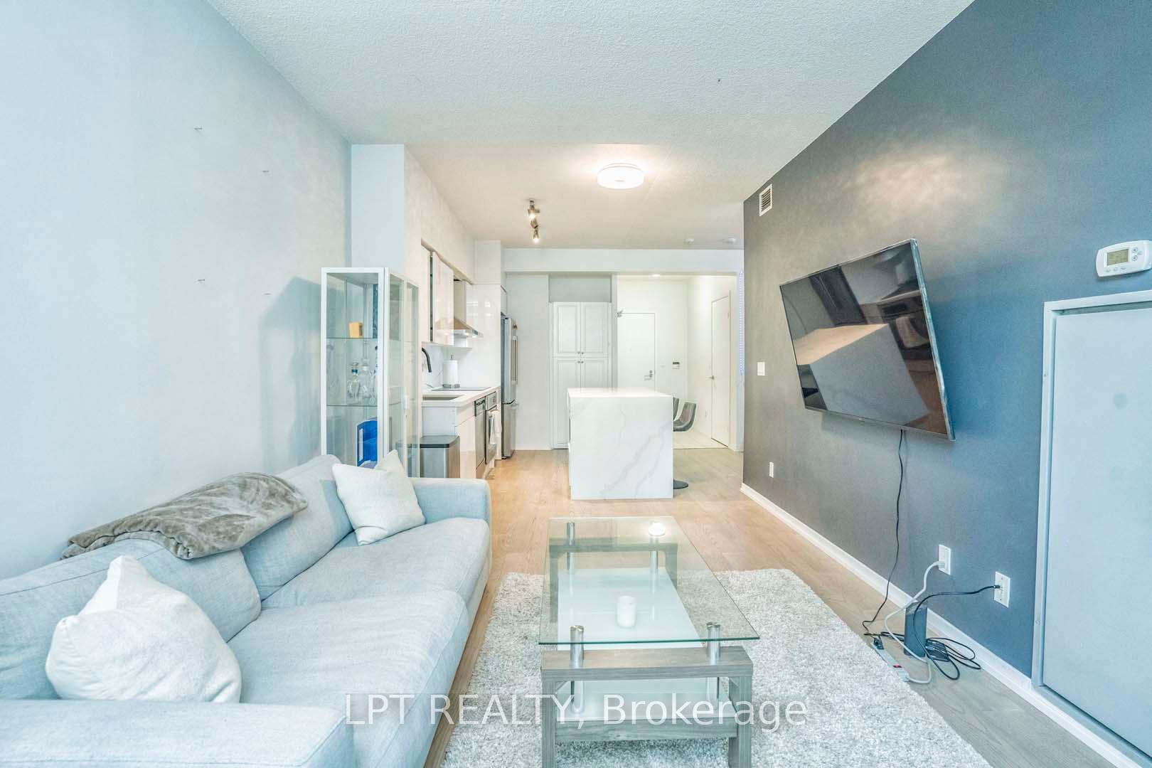 2 Bedrooms Condo at 215 Fort York, Toronto For sale