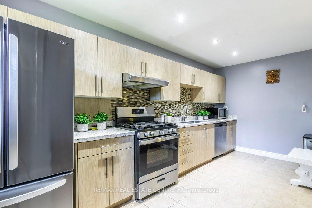 3 Bedrooms Condo at 444 Stone Church,  Hamilton For sale