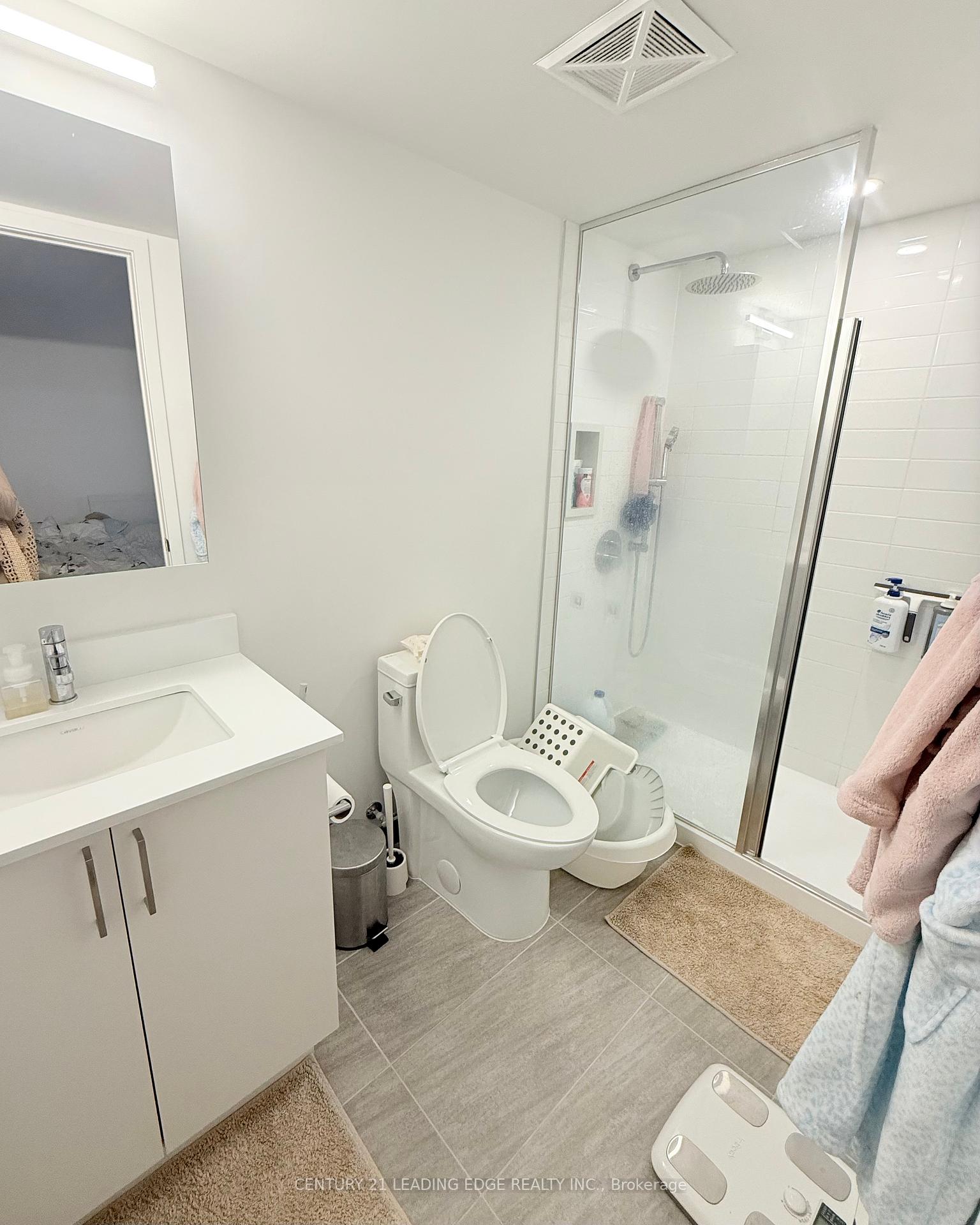 3 Bedrooms Condo at 30 Tretti, Toronto For sale