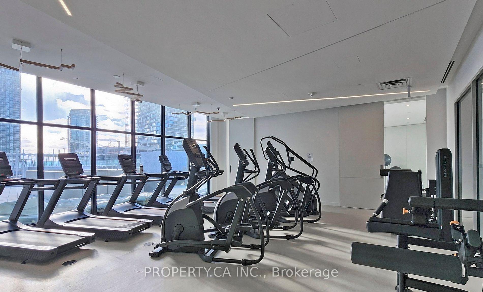3 Bedrooms Condo at 3883 Quartz, Mississauga For sale