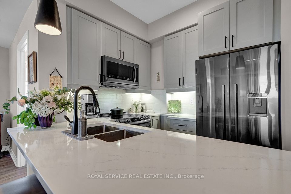 Granite Countertops, Under Cabinet Lighting