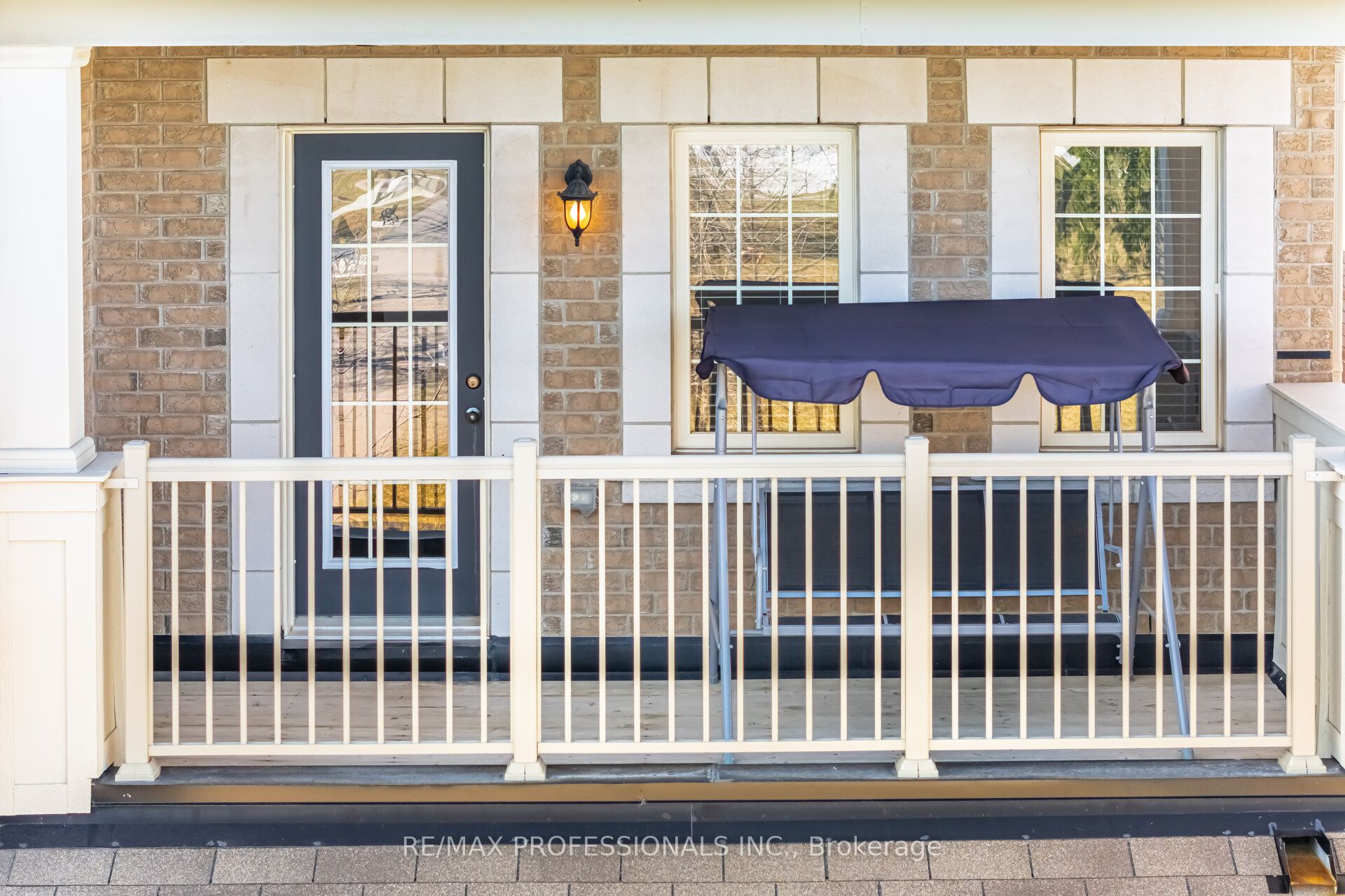 35 Lampman Crescent