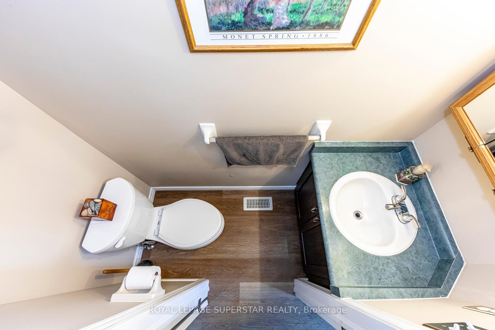 3 Bedrooms Condo at 1809 Upper Wentworth, Hamilton For sale