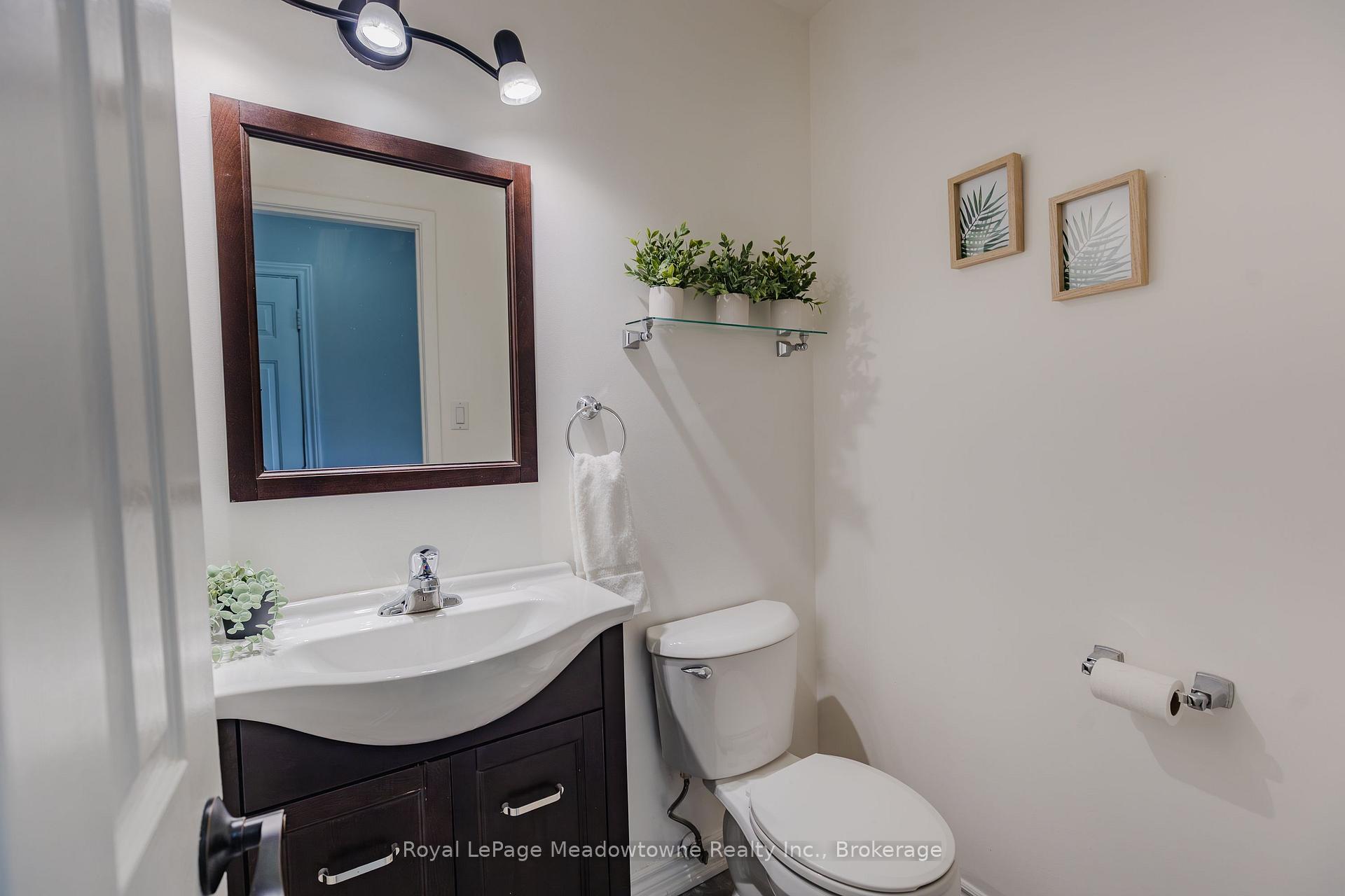 3 Bedrooms Condo at 6240 Montevideo, Mississauga For sale
