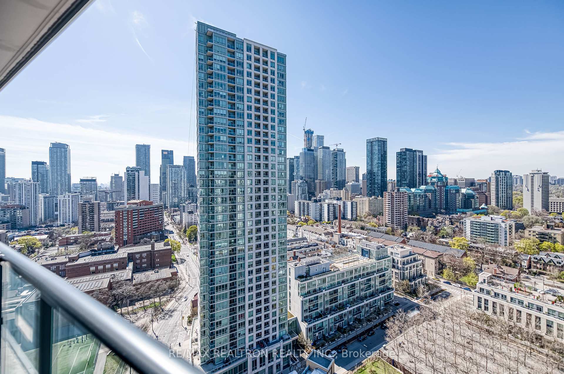 1 Bedroom Condo at 159 Wellesley,  Toronto For sale