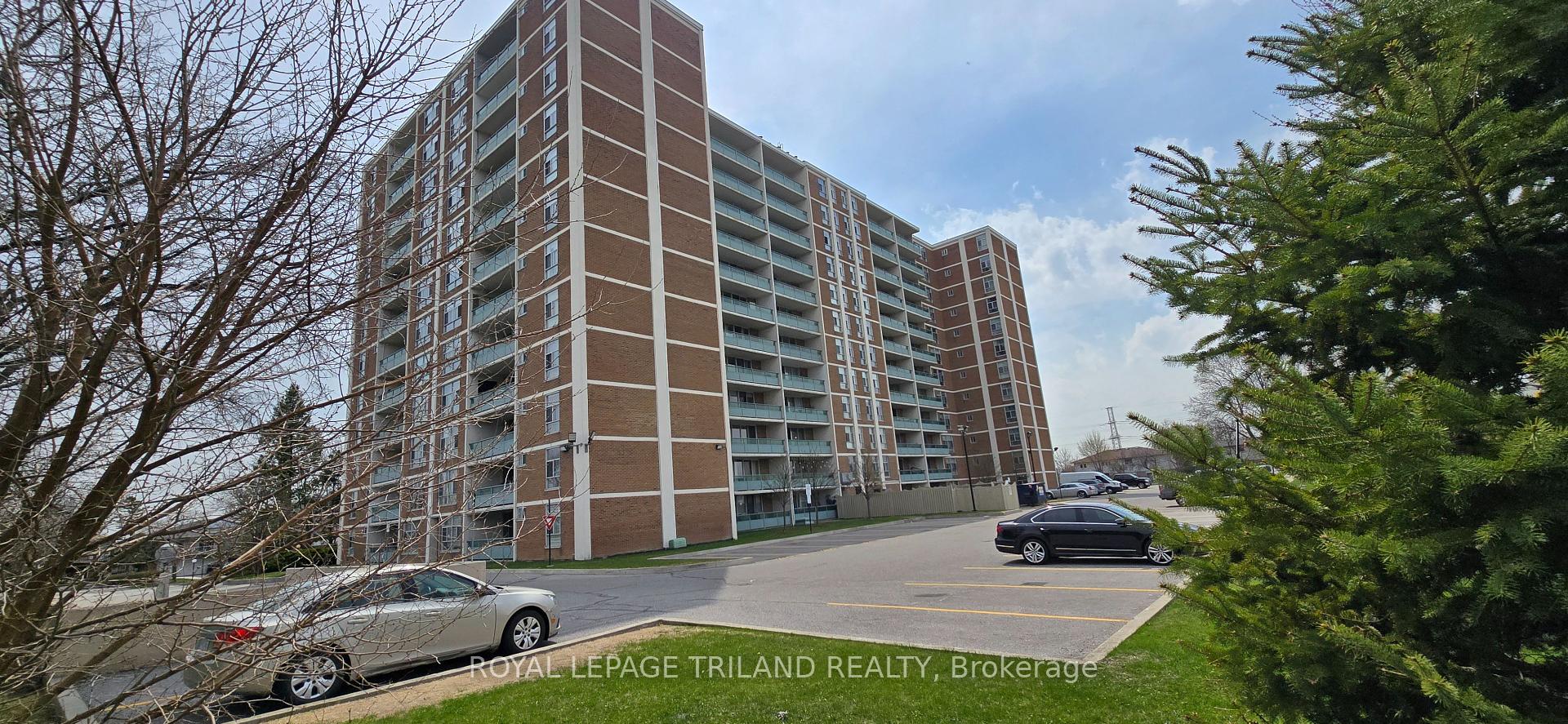 2 Bedrooms Condo at 44 LONGBOURNE,  Toronto For sale