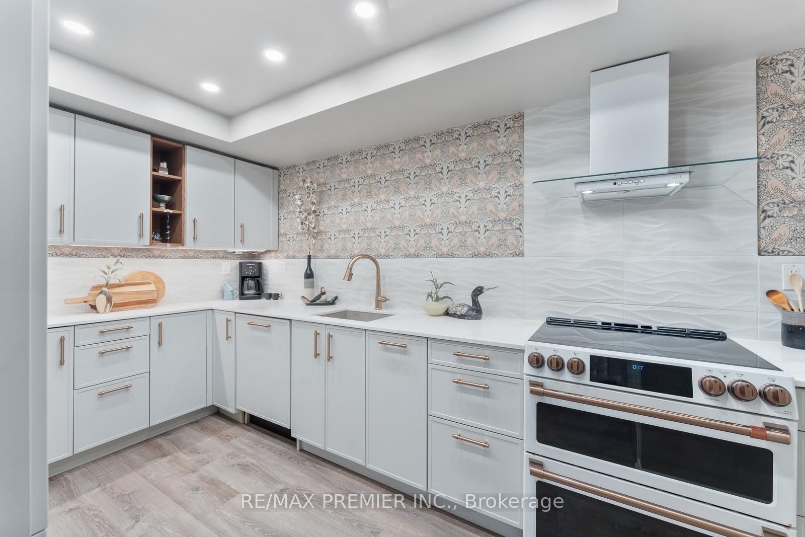 2045 Lake Shore Boulevard W, #2103