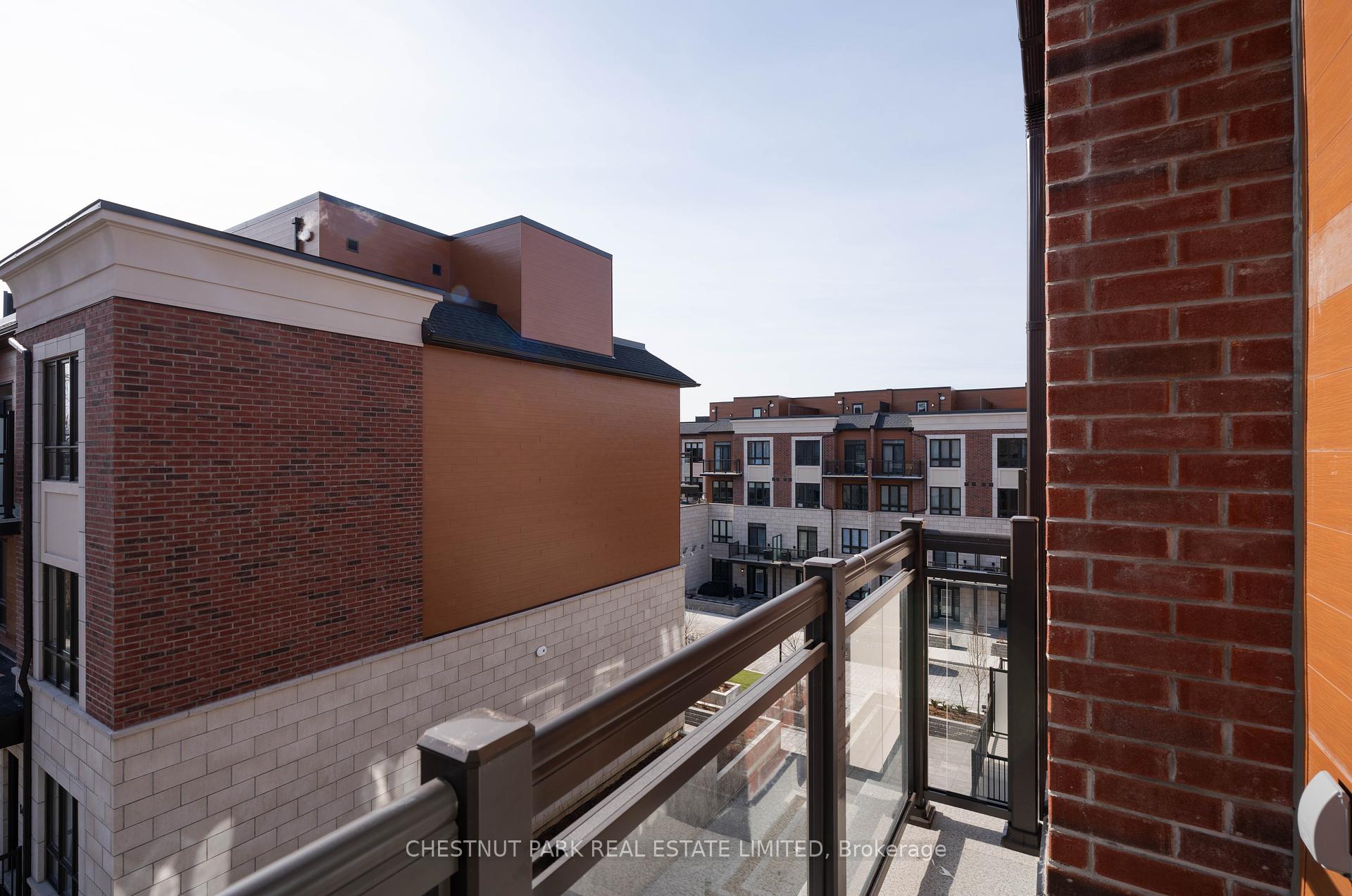 2 Bedrooms Condo at 4045 Hickory, Mississauga For sale