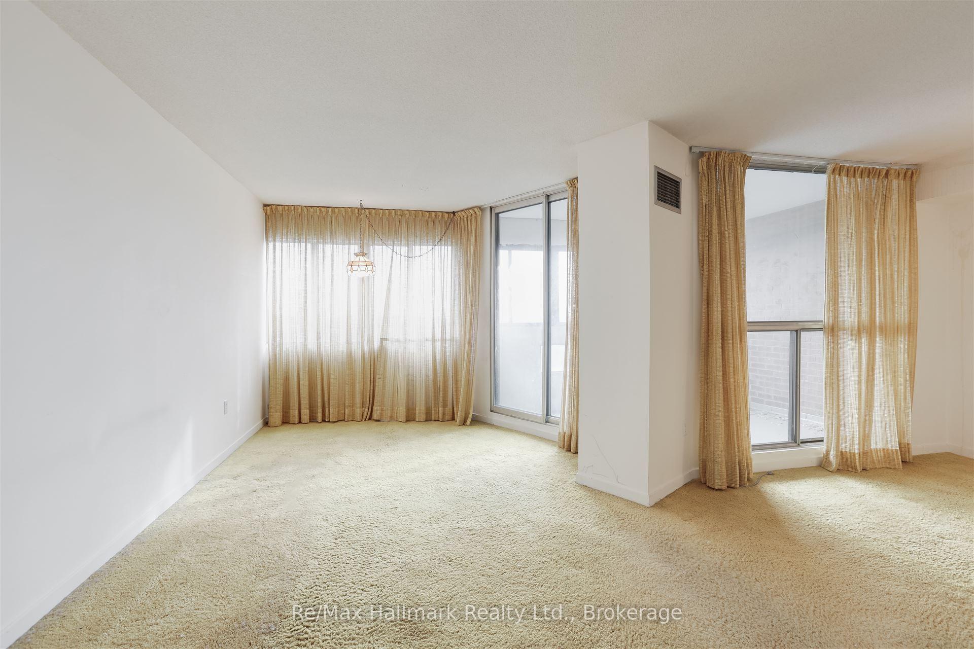 2 Bedrooms Condo at 1580 Mississauga Valley,  Mississauga For sale