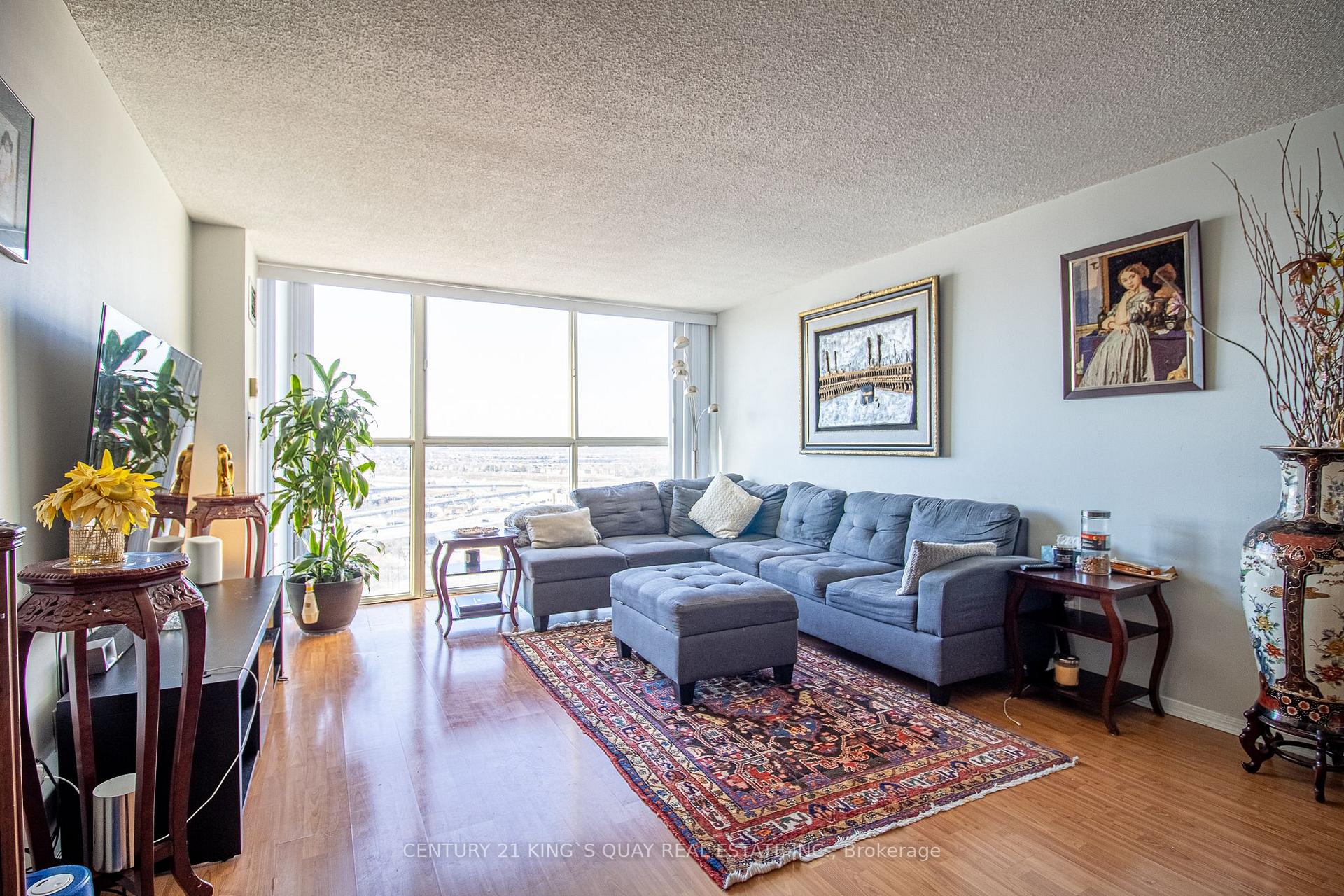 2 Bedrooms Condo at 4185 Shipp, Mississauga For sale