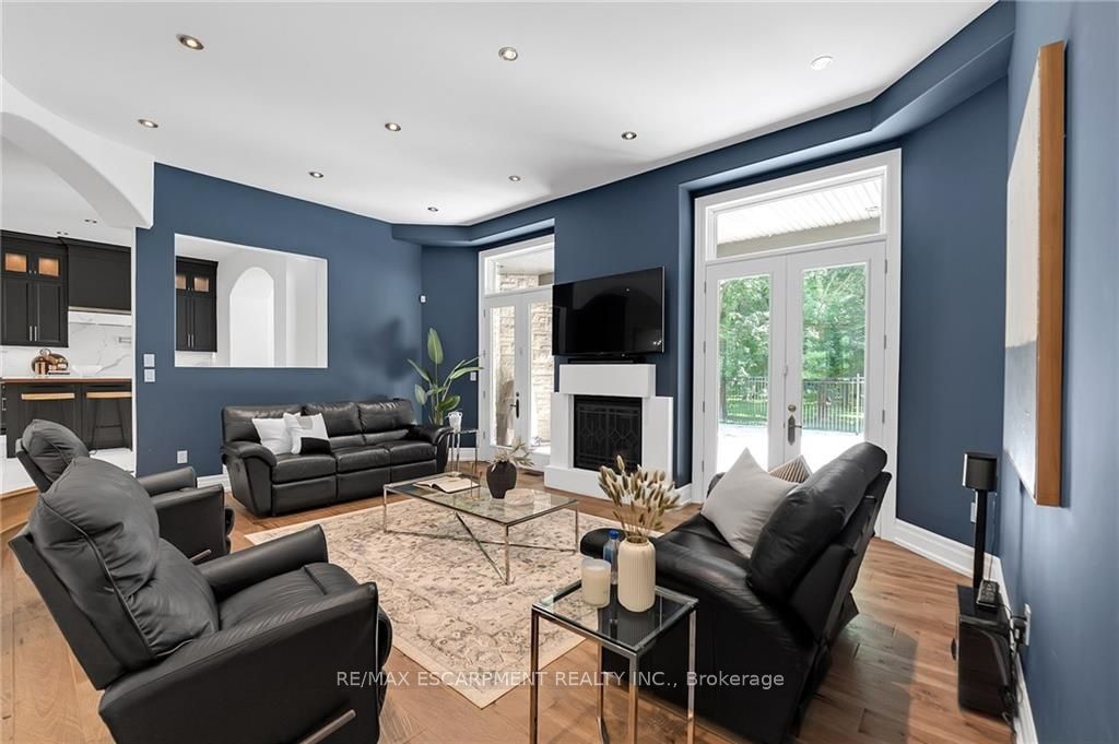 2642 Bluffs Way