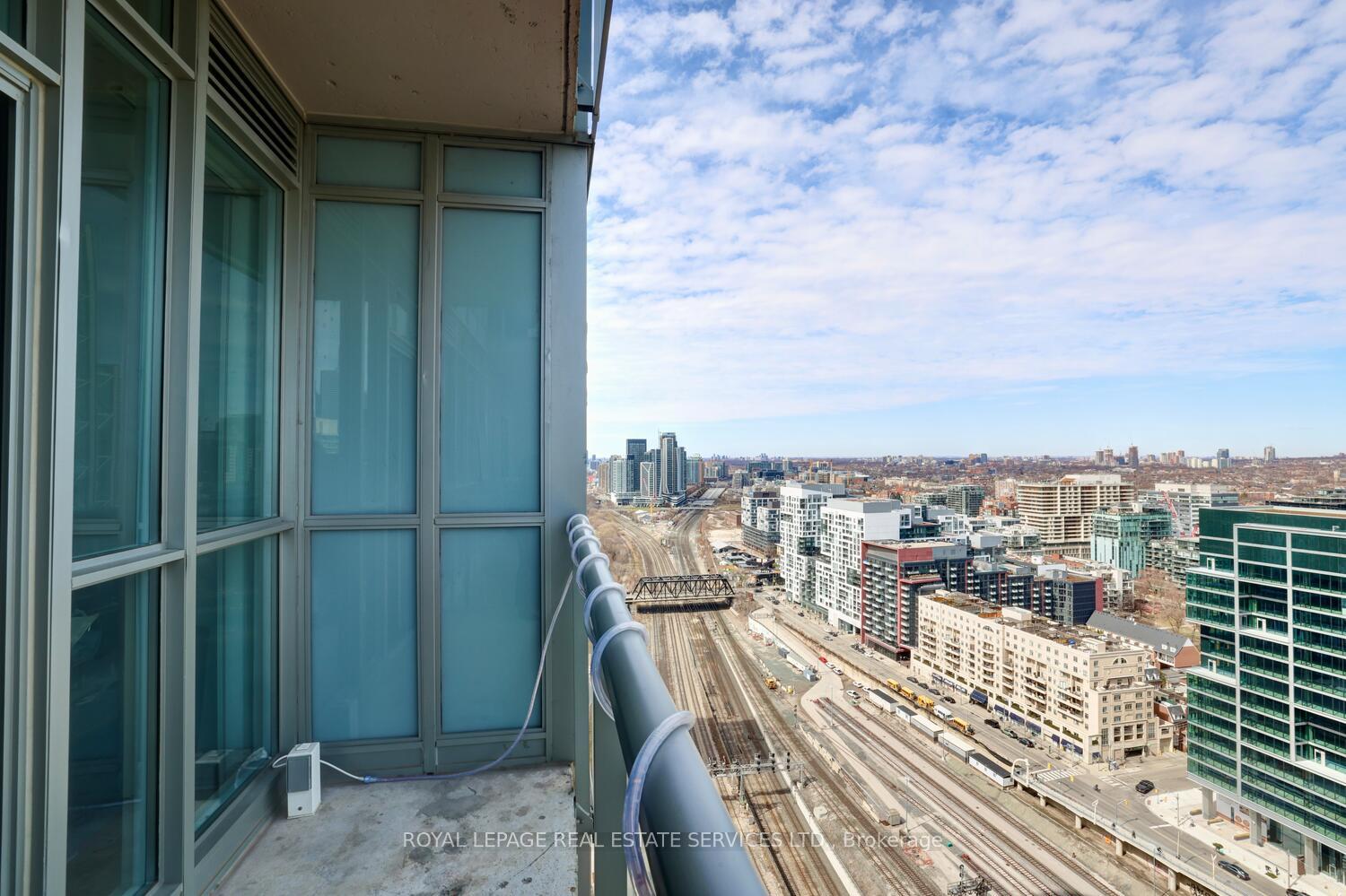 1 Bedroom Condo at 15 Iceboat,  Toronto For sale