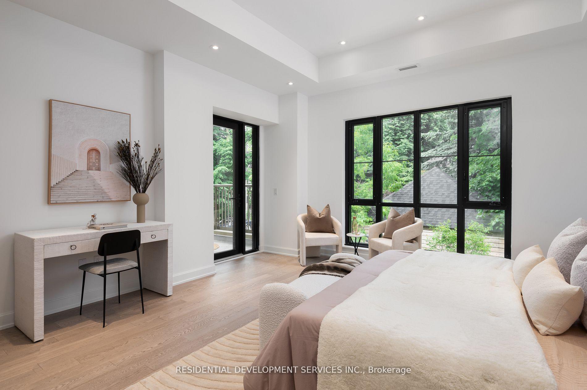 4 Bedrooms Condo at 1 Strathgowan,  Toronto For sale