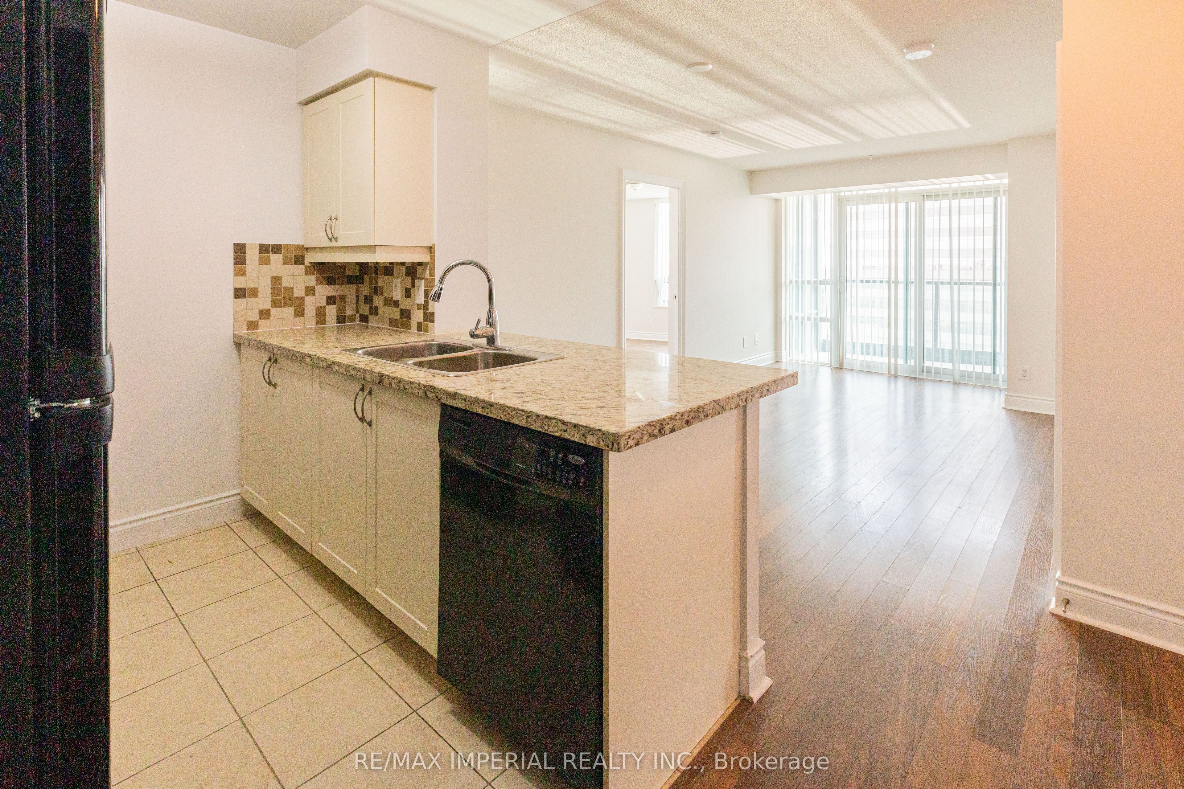 25 Greenview Avenue, #1821