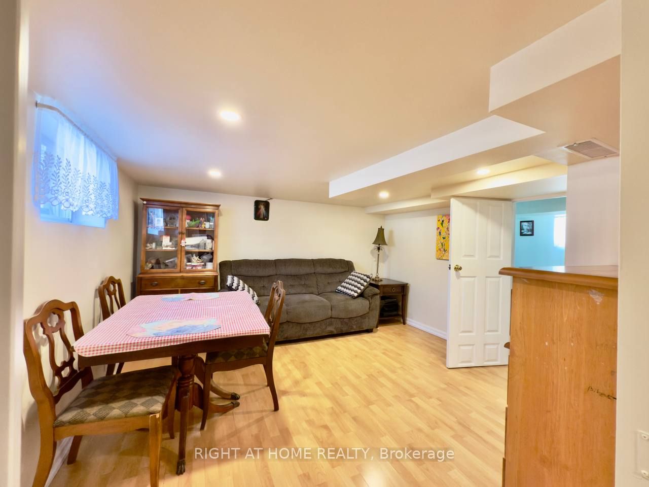 25 Burlingame Road