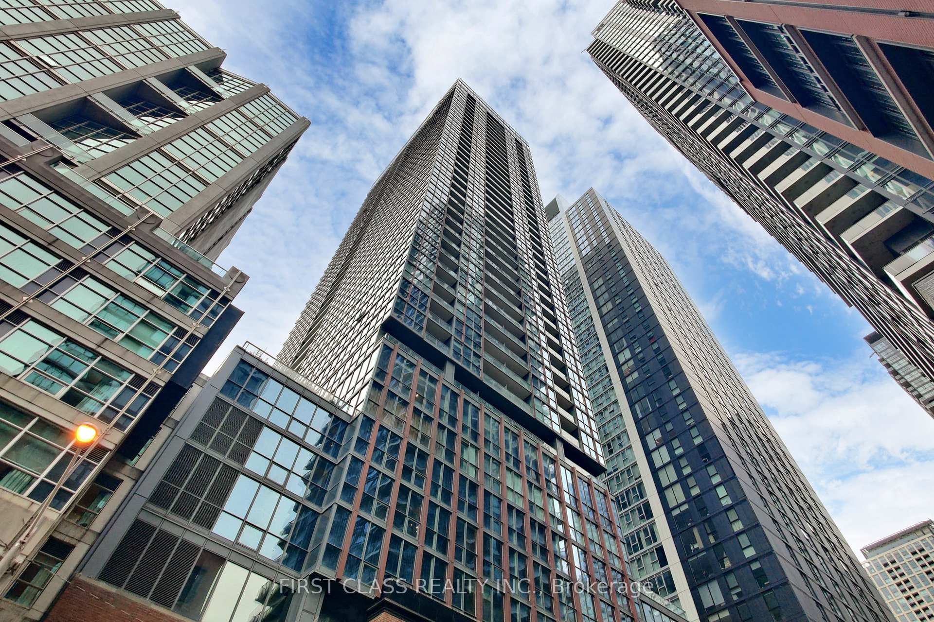 3 Bedrooms Condo at 88 Blue Jays, Toronto For sale