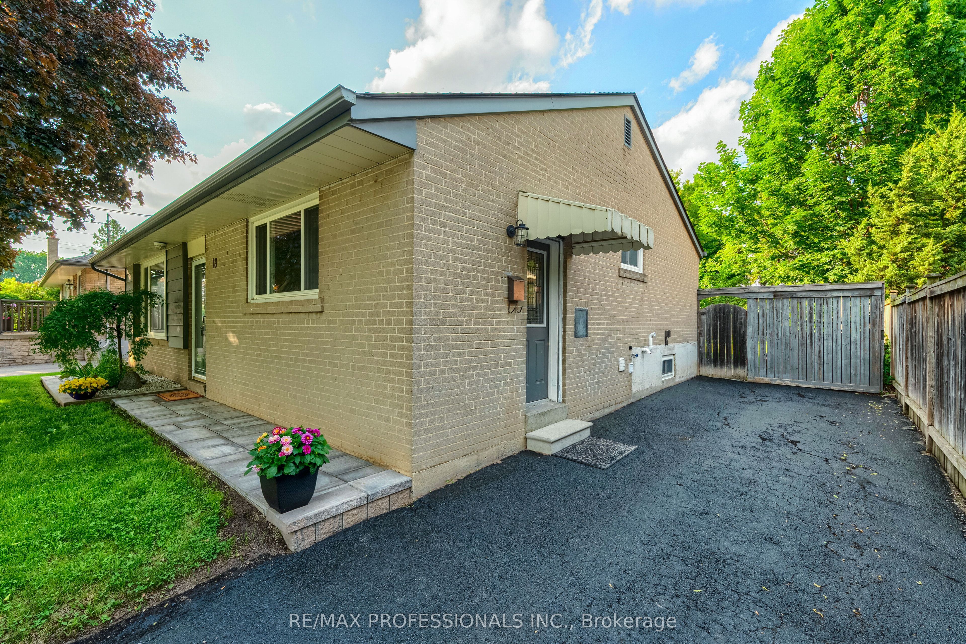 18 Weber Drive