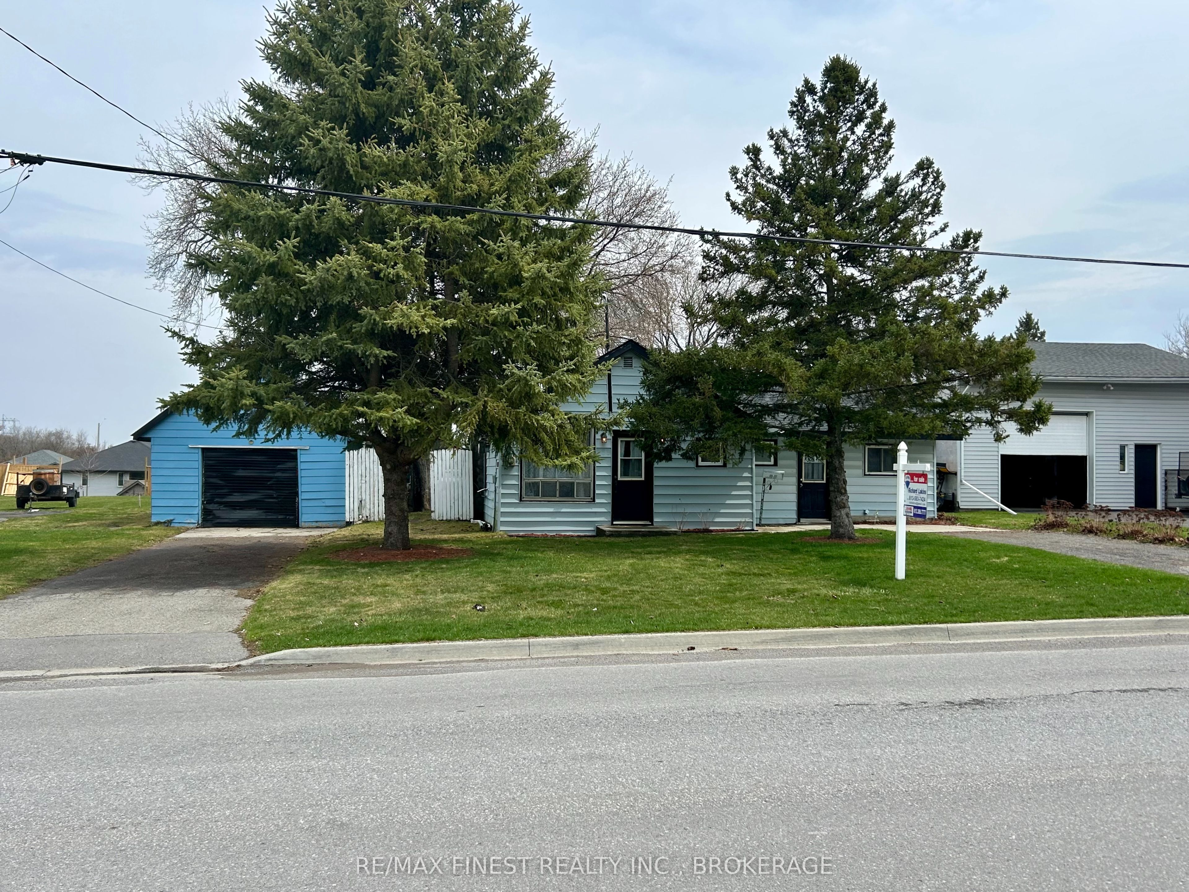 159 University Avenue, Belleville, ON K8N 4Y4