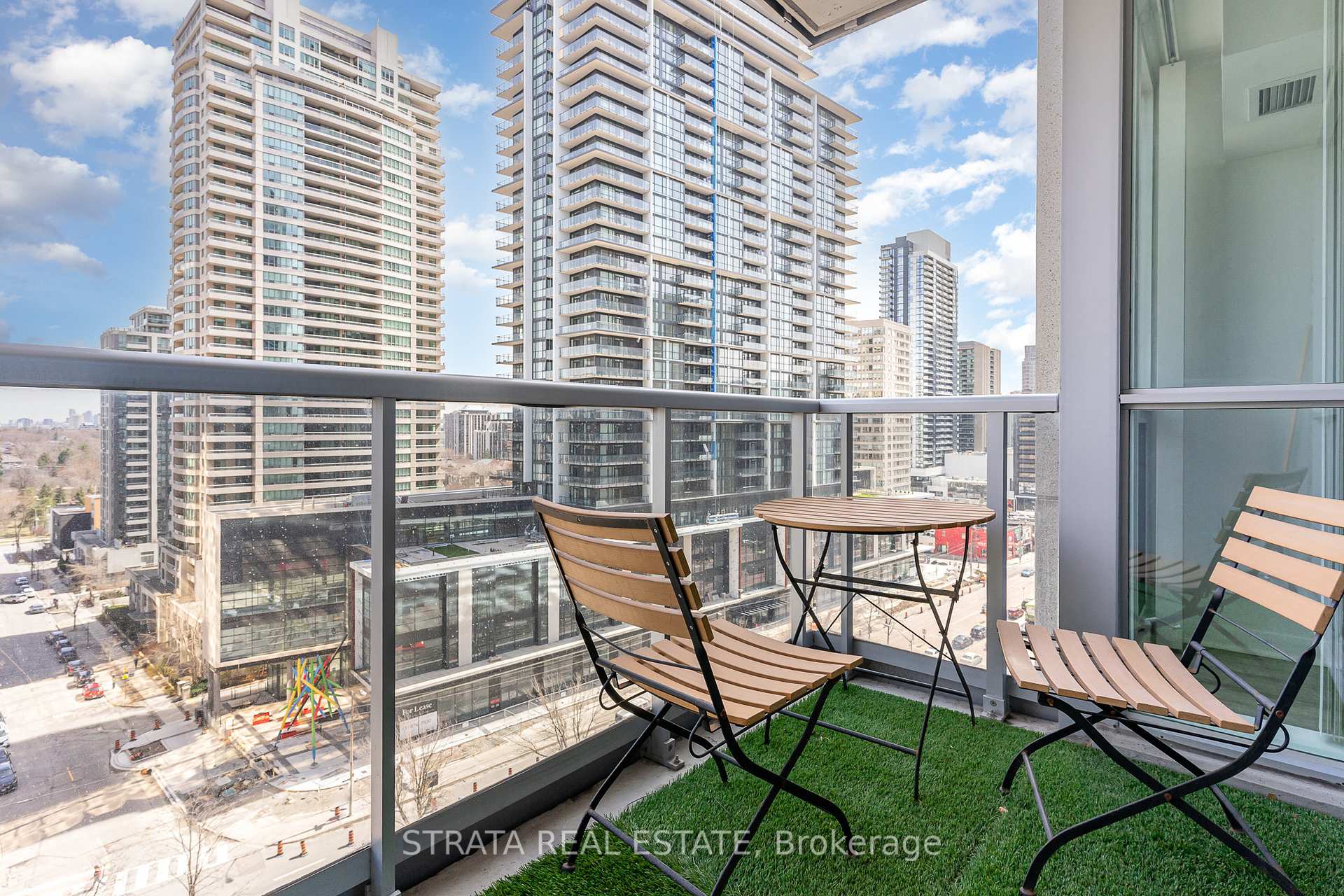 3 Bedrooms Condo at 4978 Yonge, Toronto For sale