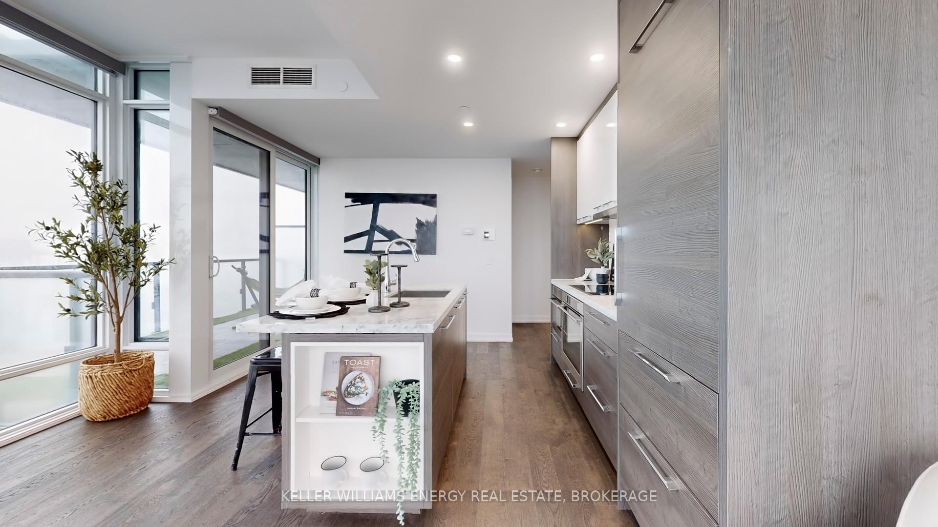 3 Bedrooms Condo at 488 University, Toronto For sale