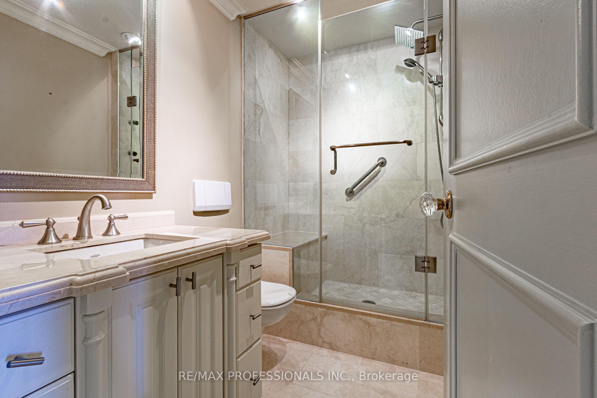 3 Bedrooms Condo at 2045 Lake Shore,  Toronto For sale