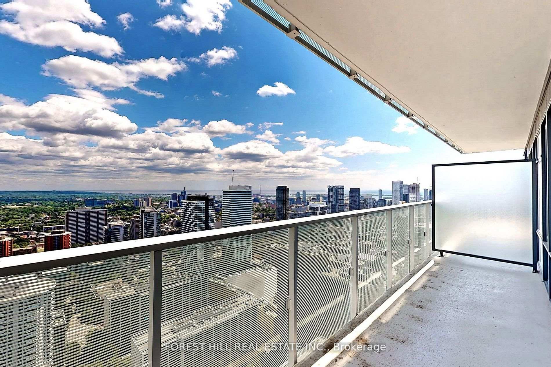 2 Bedrooms Condo at 501 Yonge,  Toronto For sale
