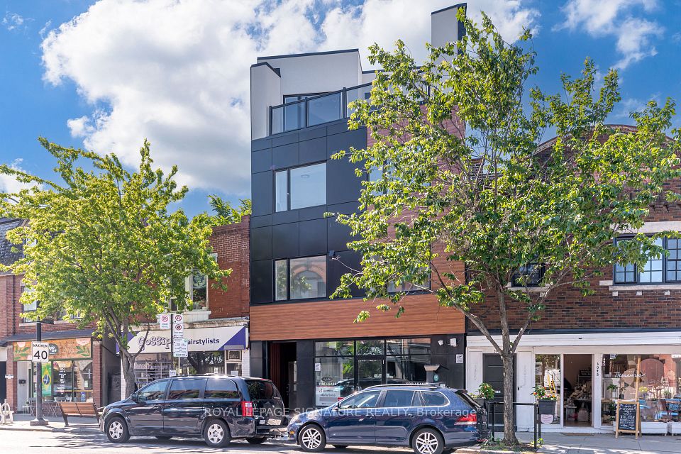 3039 Dundas
