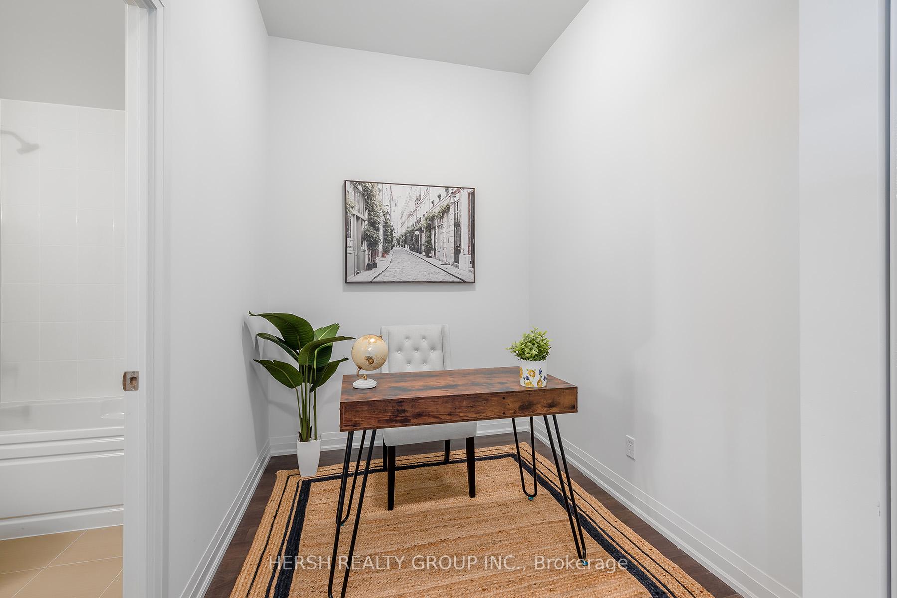 3 Bedrooms Condo at 10 Meadowglen,  Toronto For sale