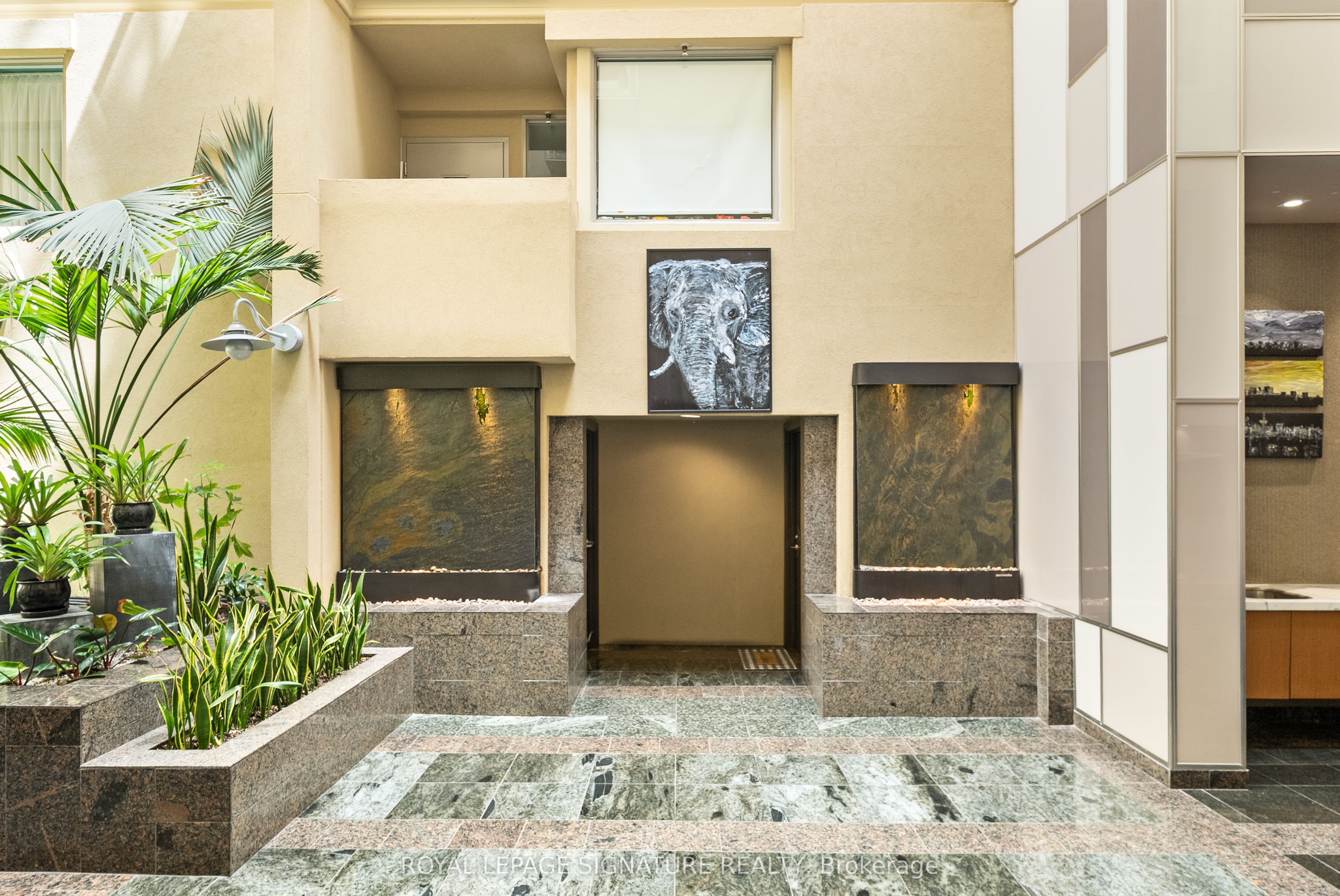 437 Roncesvalles Avenue, #423