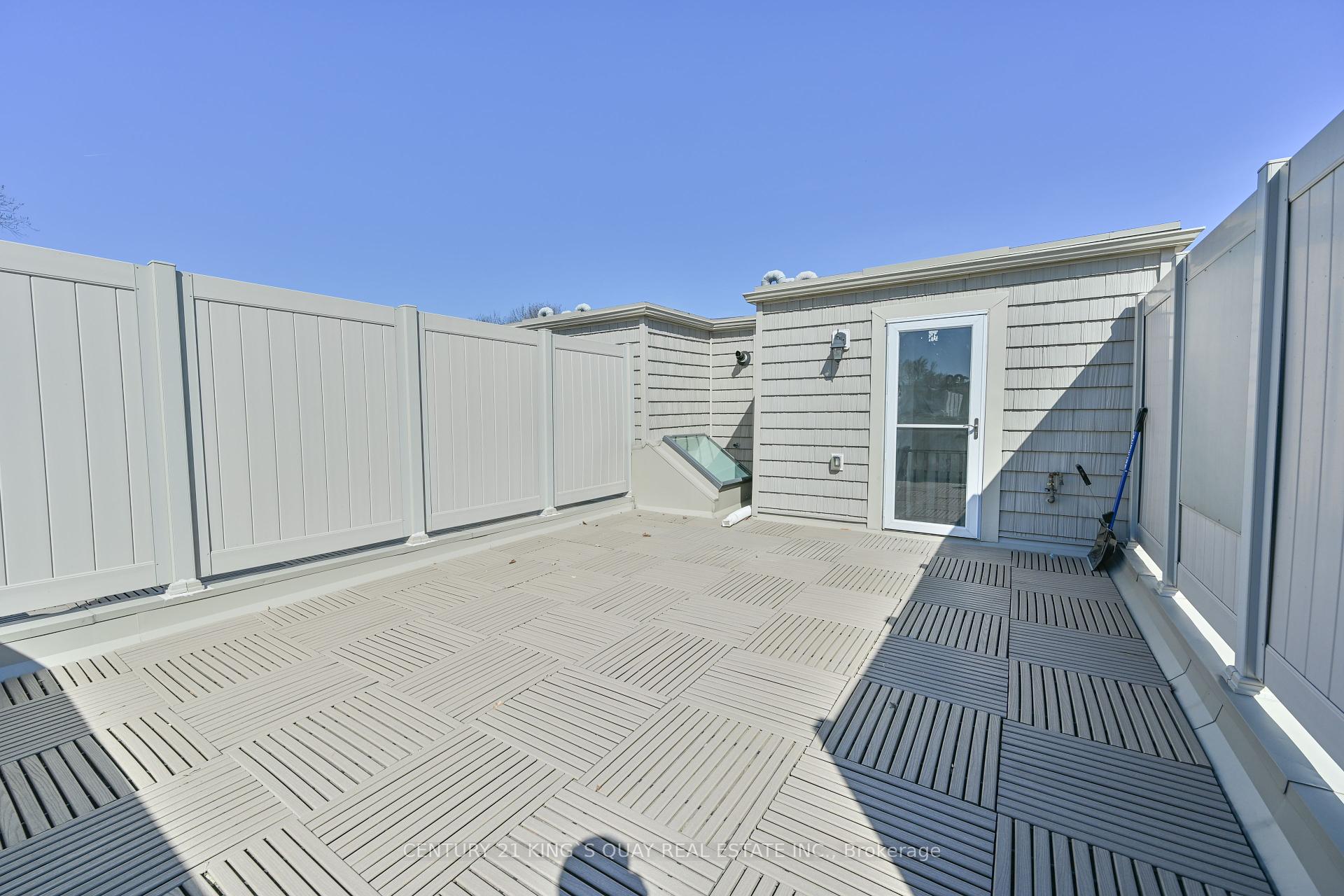 3 Bedrooms Condo at 40 Hargrave,  Toronto For sale