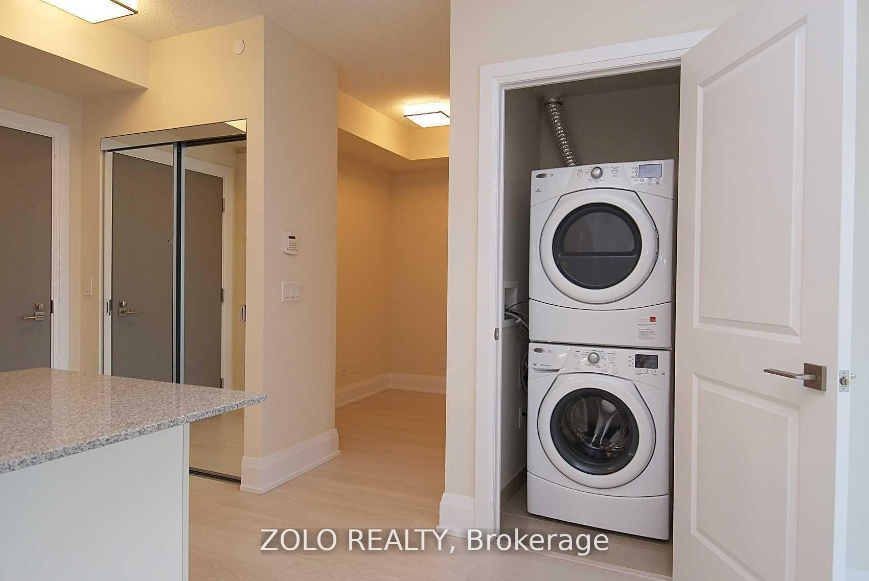 2 Bedrooms Condo at 2 Old Mill, Toronto For sale